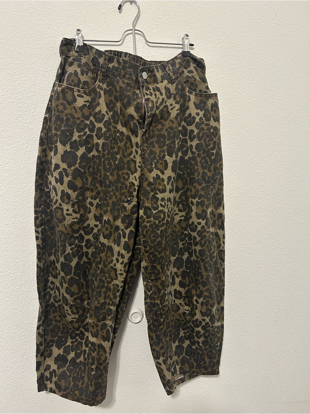 Leopard Print Boyfriend Jeans in Brown/Black